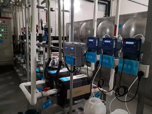 AQUA愛克水質監控儀和AQUA愛克電磁計量泵