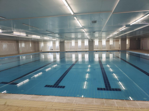 秀峰路小學泳池采用愛克泳池設(shè)備