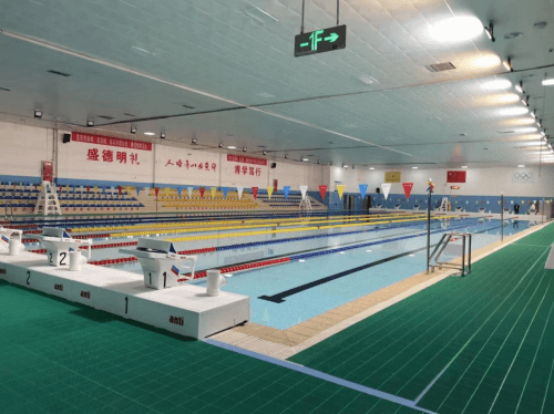 室內(nèi)游泳池 室內(nèi)游泳池
