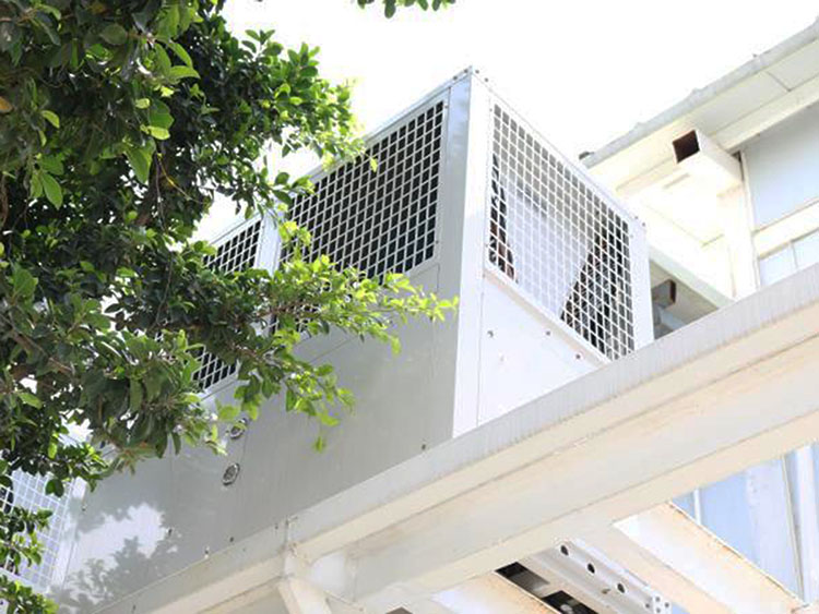 空氣源恒溫?zé)岜? width=